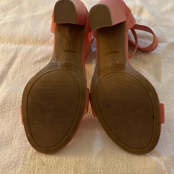 Ladies salmon high heels size 8Bamboo - Picture 5 of 6